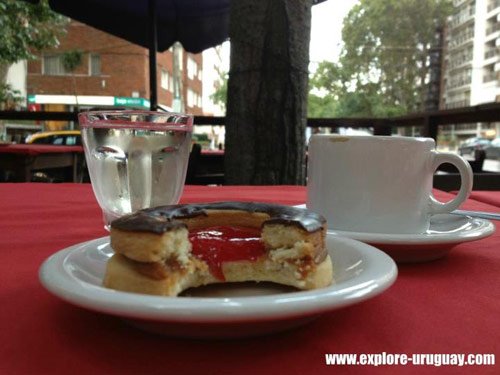 Alfajores, Uruguay